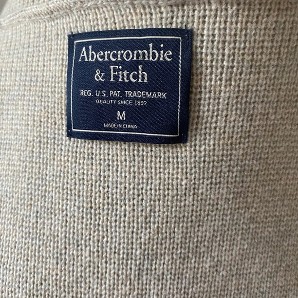 Abercrombie & Fitch sweater - Picture 2 of 2